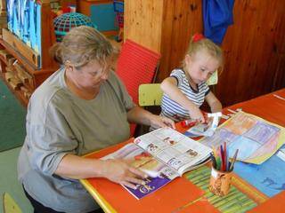 Mamma Janet en Nicole soek ook prente van meubels.